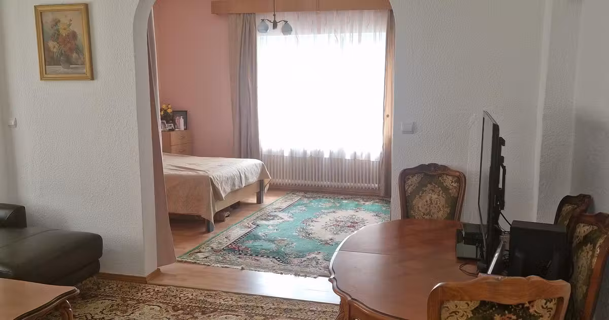 Casă individuală de vânzare cu 3 camere în zona Lupeni, Sibiu