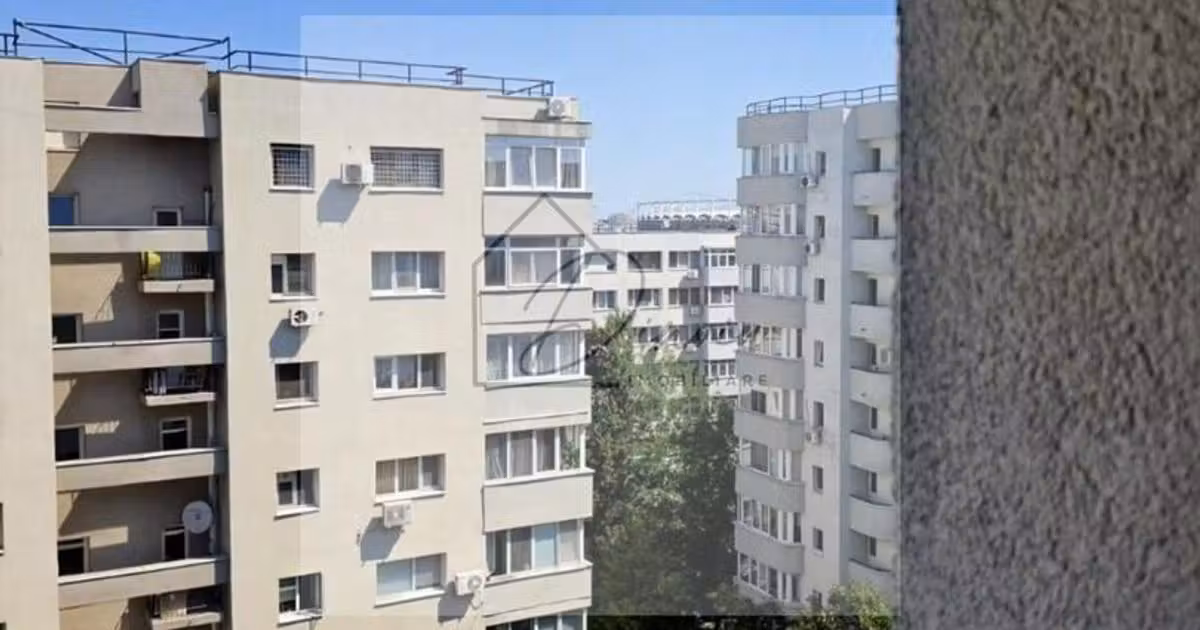Apartament de vânzare cu 3 camere în zona Titan, Sector 3