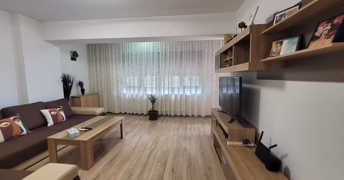 Apartament de vânzare cu 2 camere în zona Km 5, Constanța
