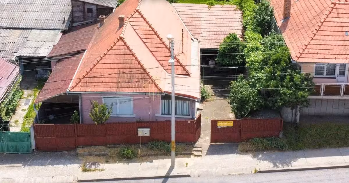 Casă individuală de vânzare cu 2 camere în Sângeorgiu de Mureș