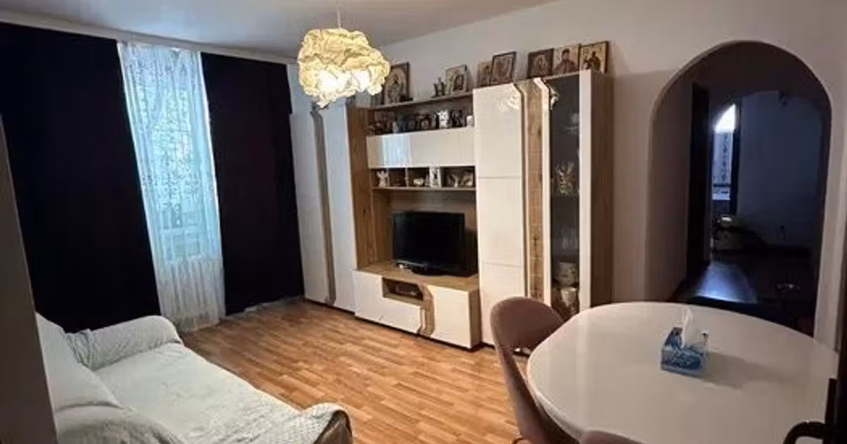 Apartament de vânzare cu 4 camere, mobilat în zona Drumul Taberei, Sector 6