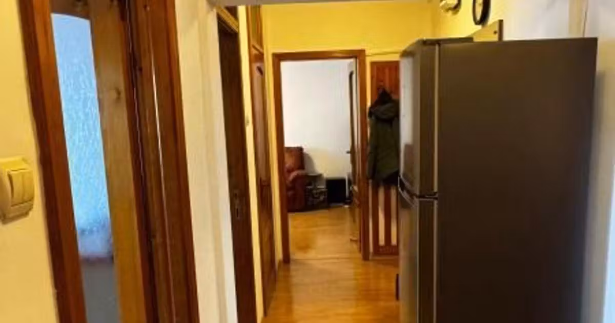 Apartament de vânzare cu 3 camere, mobilat în zona Turda, Sector 1