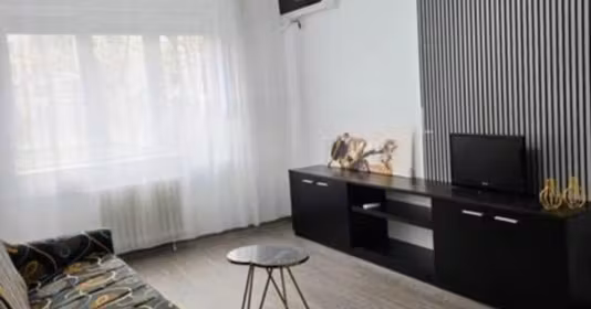 Apartament Titan