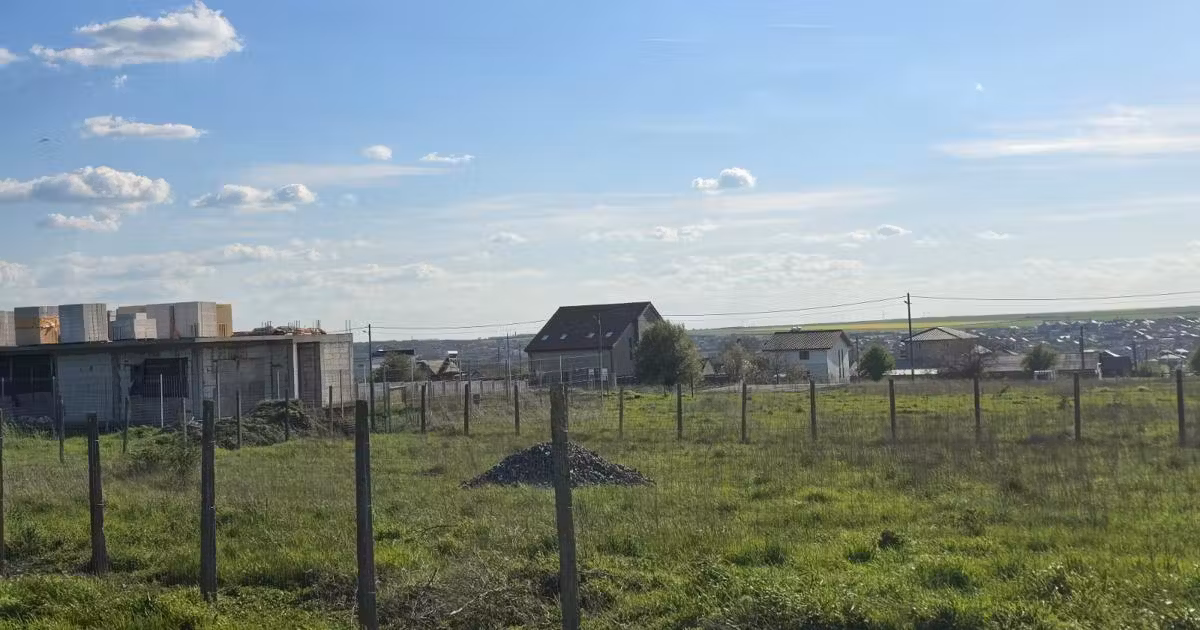 Teren Construcții intravilan de vânzare de 4000 mp, în Tuzla