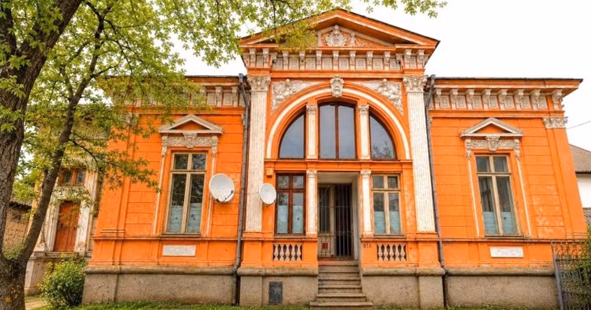 Casă de vânzare cu 5 camere în zona Armeneasca, Sector 2