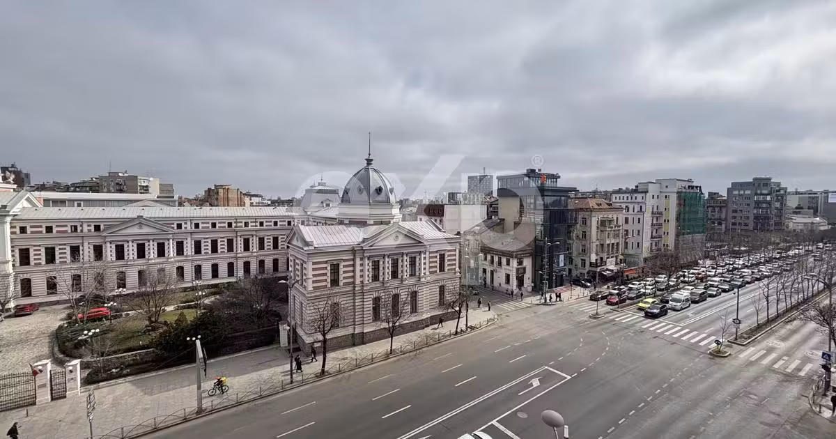 Apartament de vânzare cu 2 camere, mobilat în Ultracentral