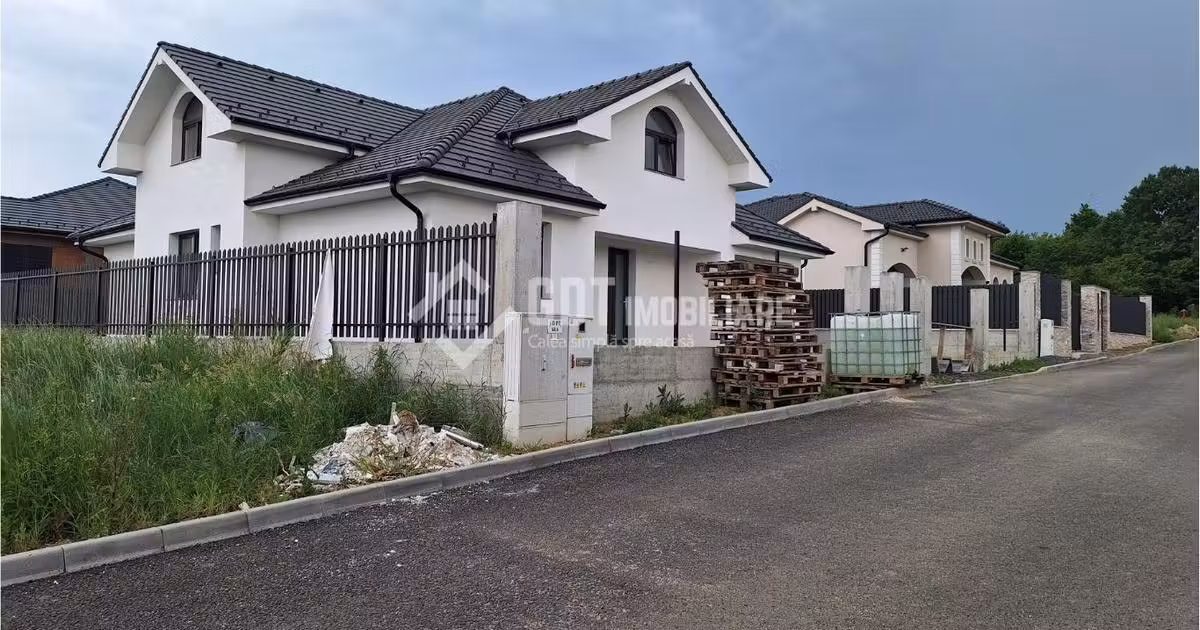 Casă individuală de vânzare cu 6 camere în Cisnădie