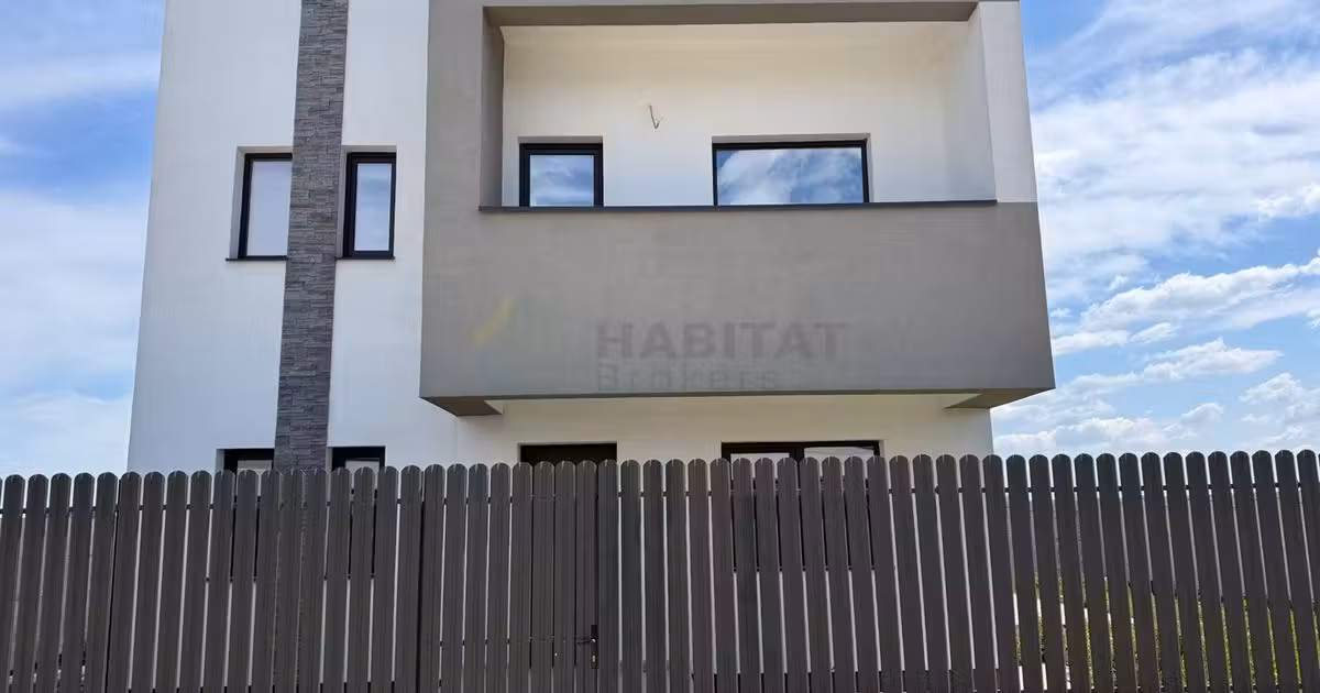 Casă individuală de vânzare cu 4 camere în Tunari