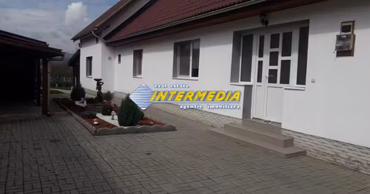 Casă Periferie