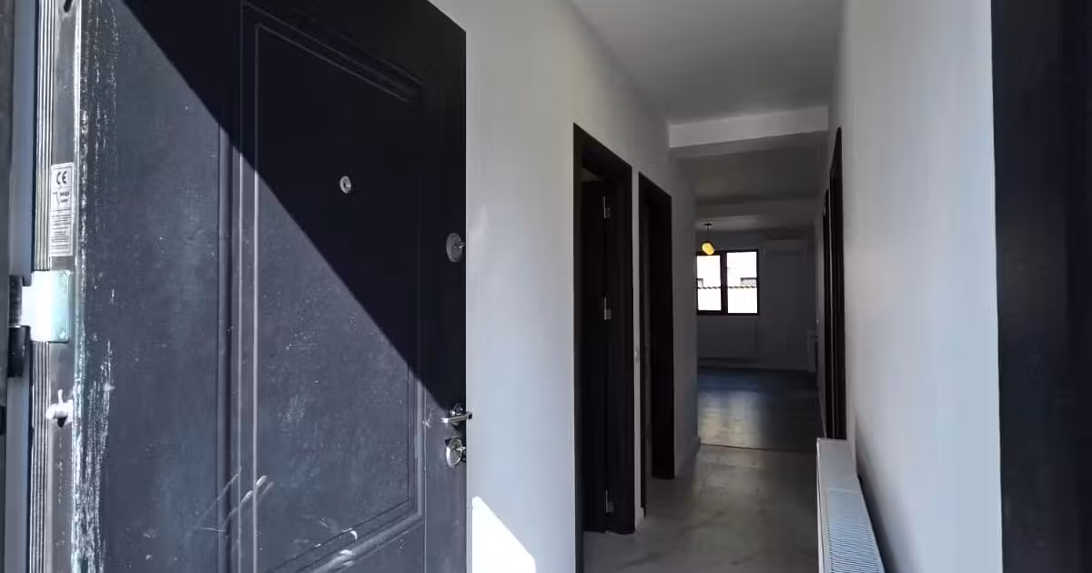 Apartament de vânzare cu 3 camere în 1 Decembrie