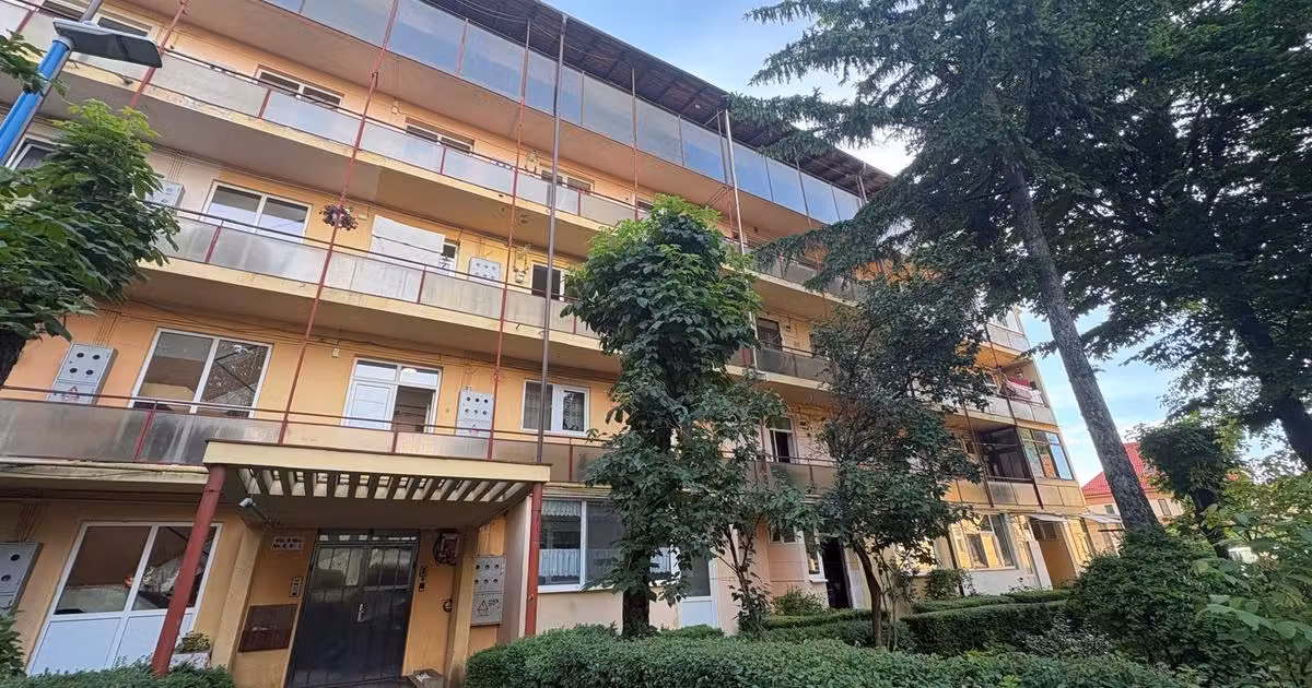 Apartament de vânzare cu 2 camere în zona Griviței, Brașov