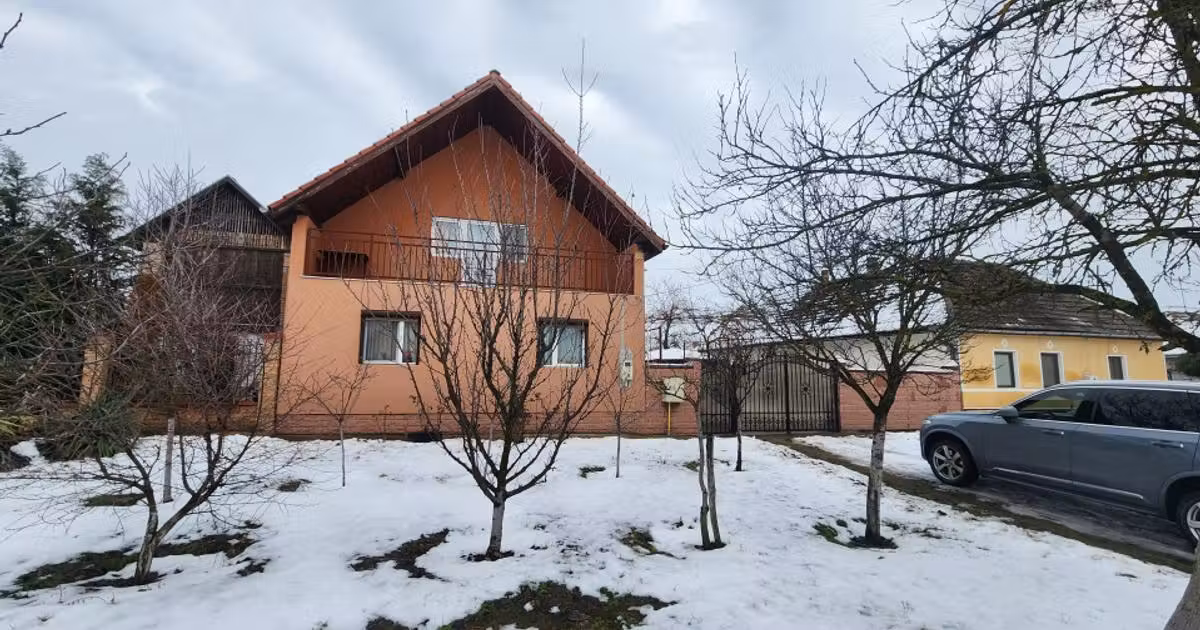 Casă individuală de vânzare cu 7 camere, mobilată în Biled