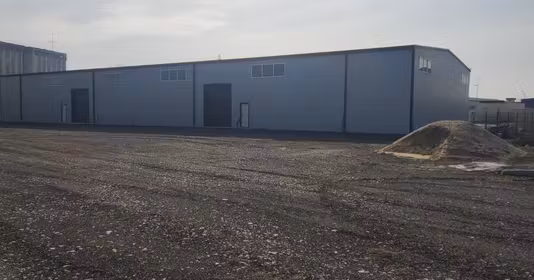 Spațiu comercial Est