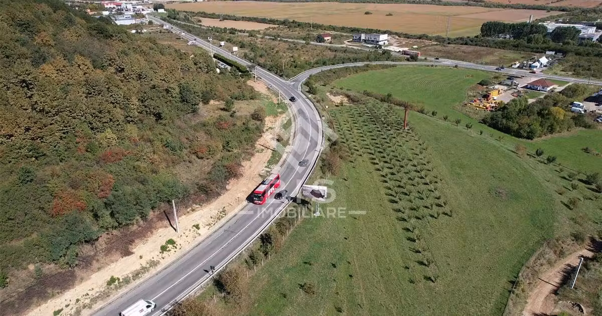 Teren Construcții intravilan de vânzare de 2500 mp, în zona Viișoara, Bistrița