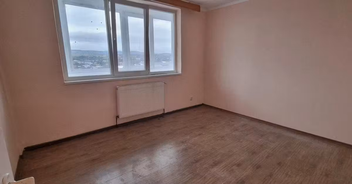 Apartament de vânzare cu 3 camere în zona Orizont, Bacău