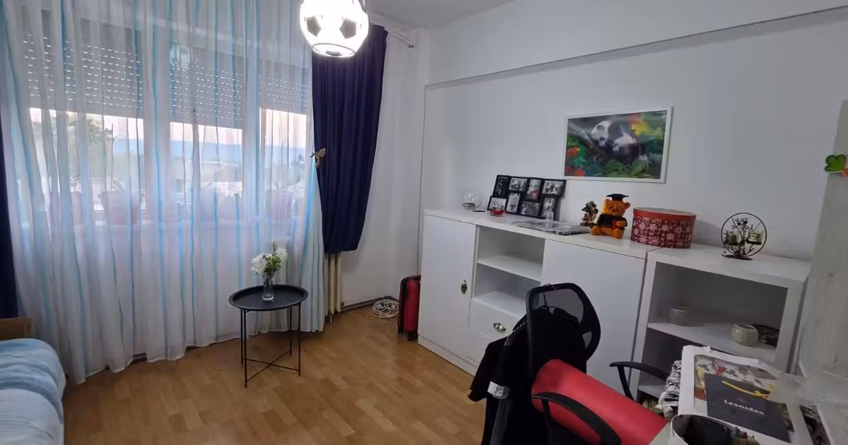 Apartament de vânzare cu 3 camere în zona Letea, Bacău