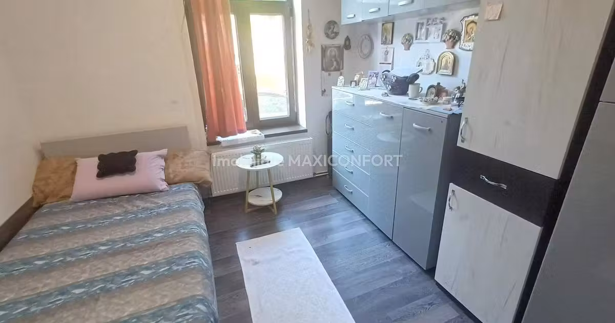 Casă de vânzare cu 4 camere în zona Central, Brăila