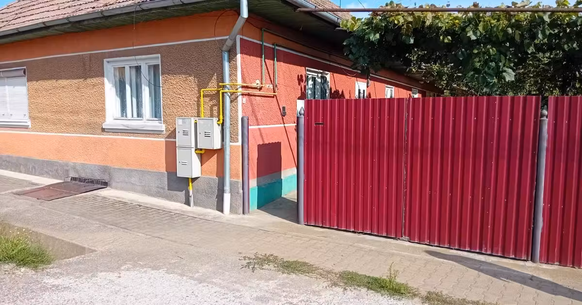 Casă individuală de vânzare cu 2 camere în Cristești