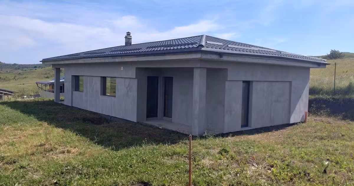 Casă individuală de vânzare cu 3 camere în Săliștea Nouă