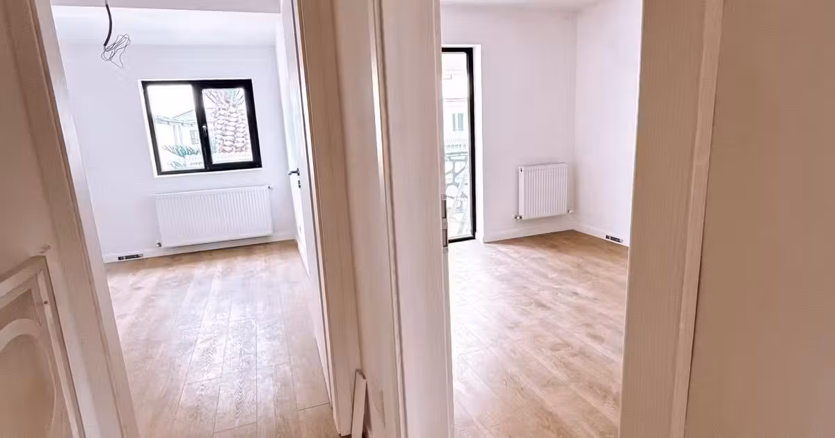 Casă de vânzare cu 4 camere în Tunari