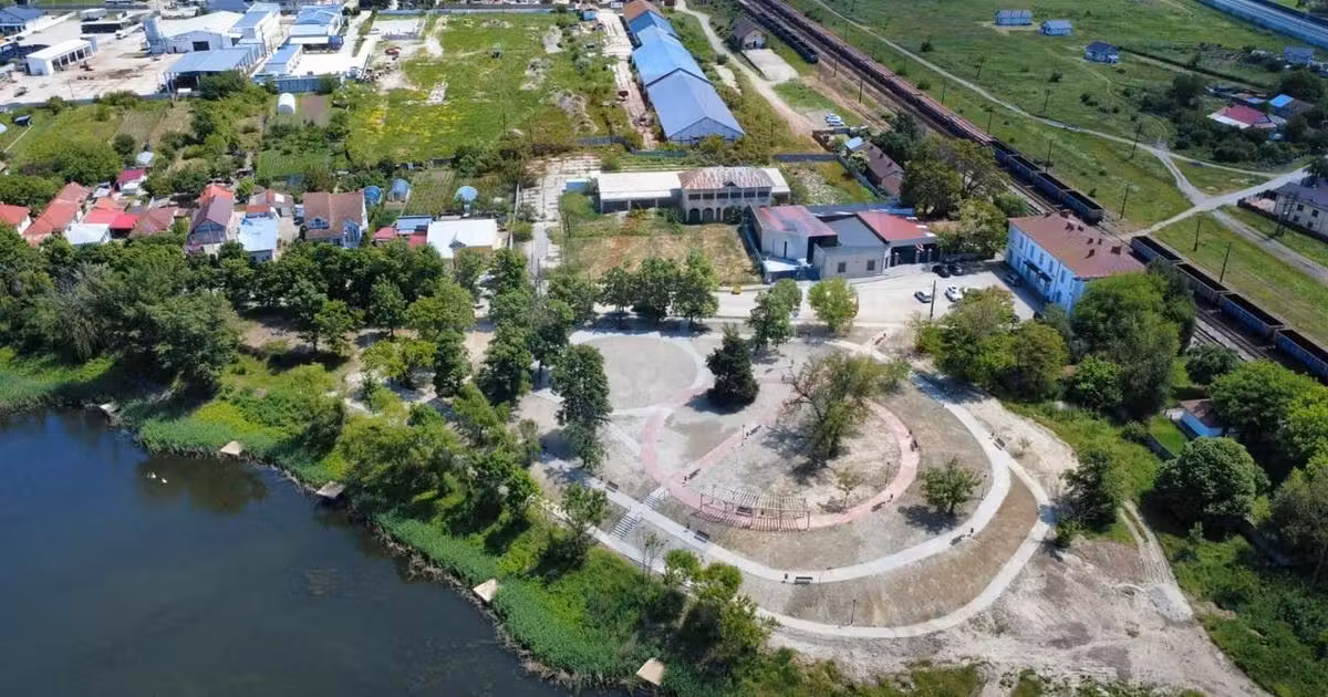 Teren Construcții intravilan de vânzare de 5824 mp, în Balș
