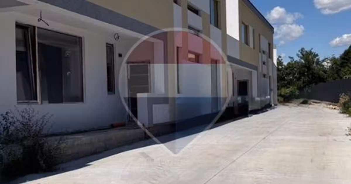 Casă de vânzare cu 4 camere în zona Central, Craiova