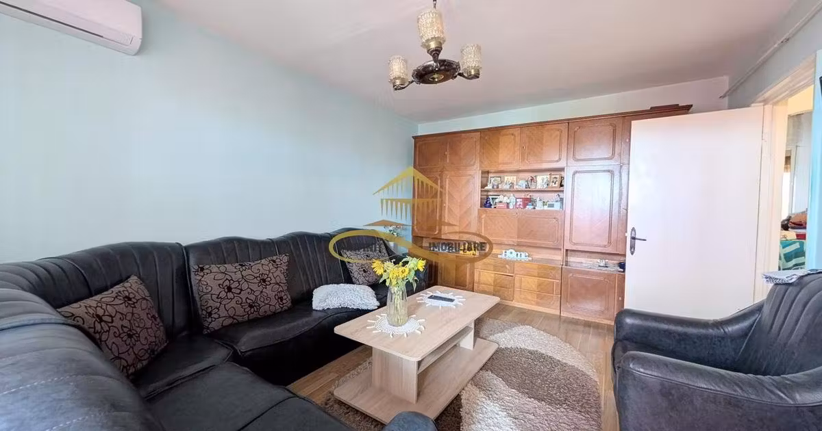 Apartament de vânzare cu 3 camere în zona 9 Mai, Bacău