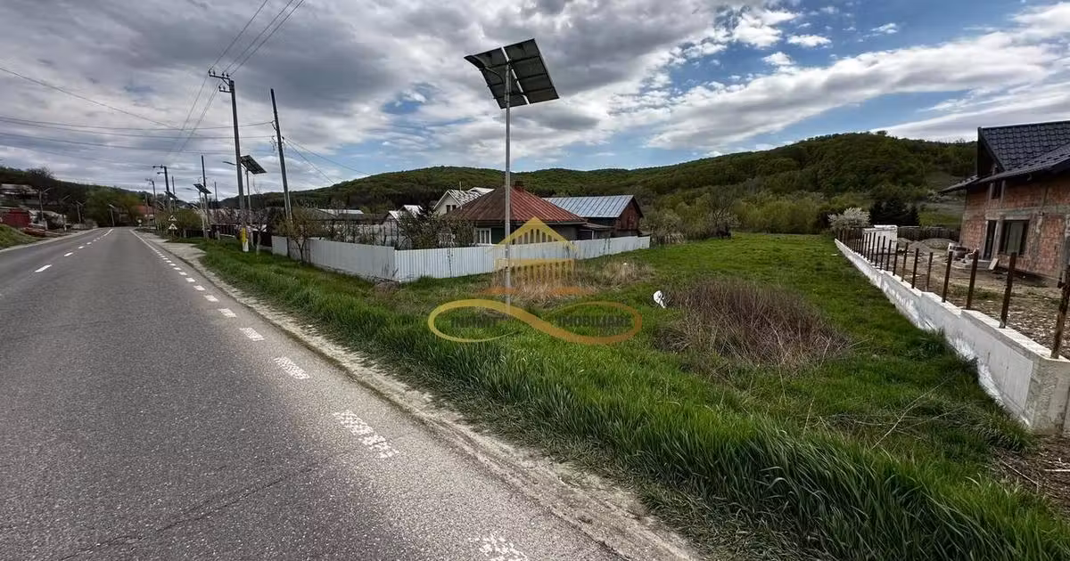 Teren Construcții intravilan de vânzare de 2892 mp, în Luncani