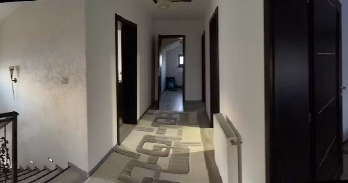 Casă individuală de vânzare cu 5 camere, mobilată în Valea Adâncă