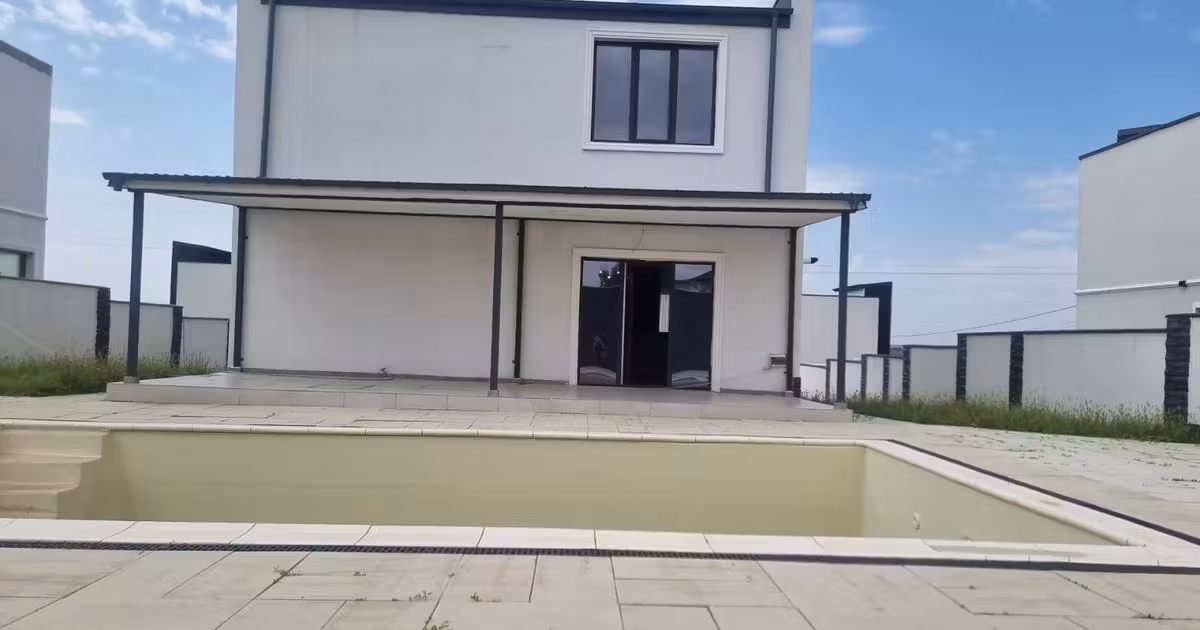 Casă individuală de vânzare cu 5 camere în Bârnova