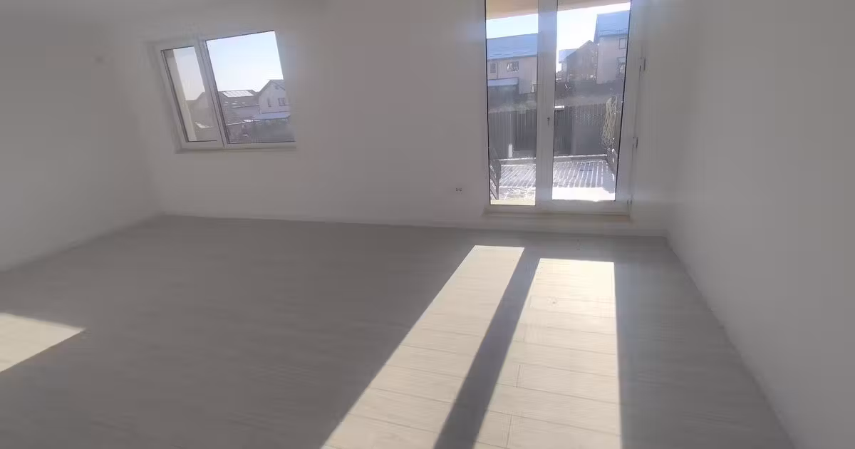 Apartament de vânzare cu 4 camere în Rediu