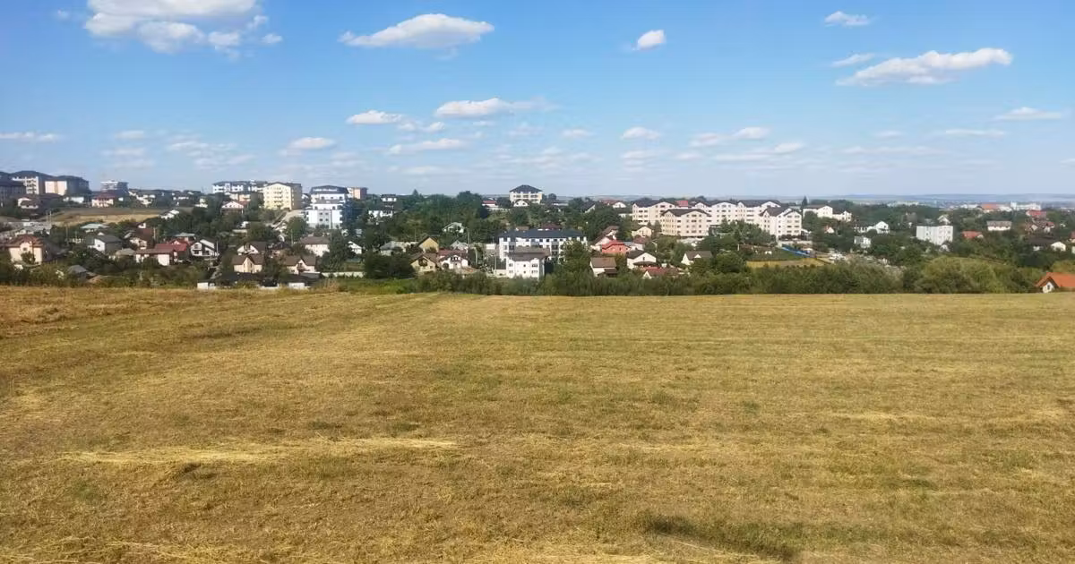 Teren intravilan de vânzare de 580 mp, în Valea Adâncă