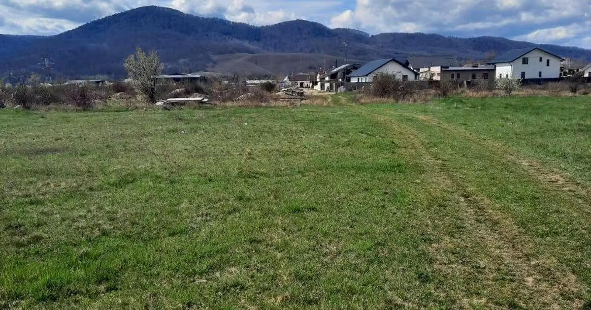 Teren Construcții intravilan de vânzare de 3600 mp, în zona 1 Mai, Piatra-Neamț
