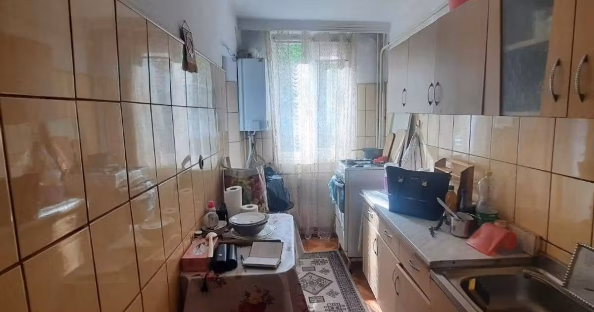 Apartament de vânzare cu 3 camere, mobilat în zona Dărmănești, Piatra-Neamț