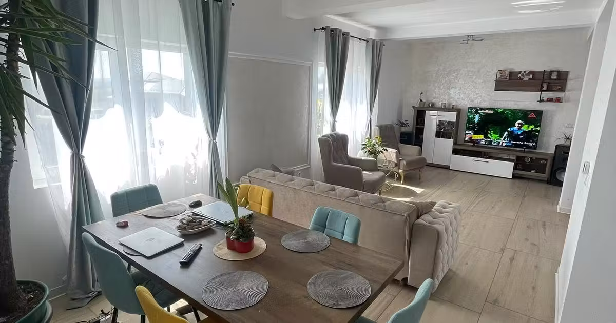 Casă de vânzare cu 4 camere în Miroslava