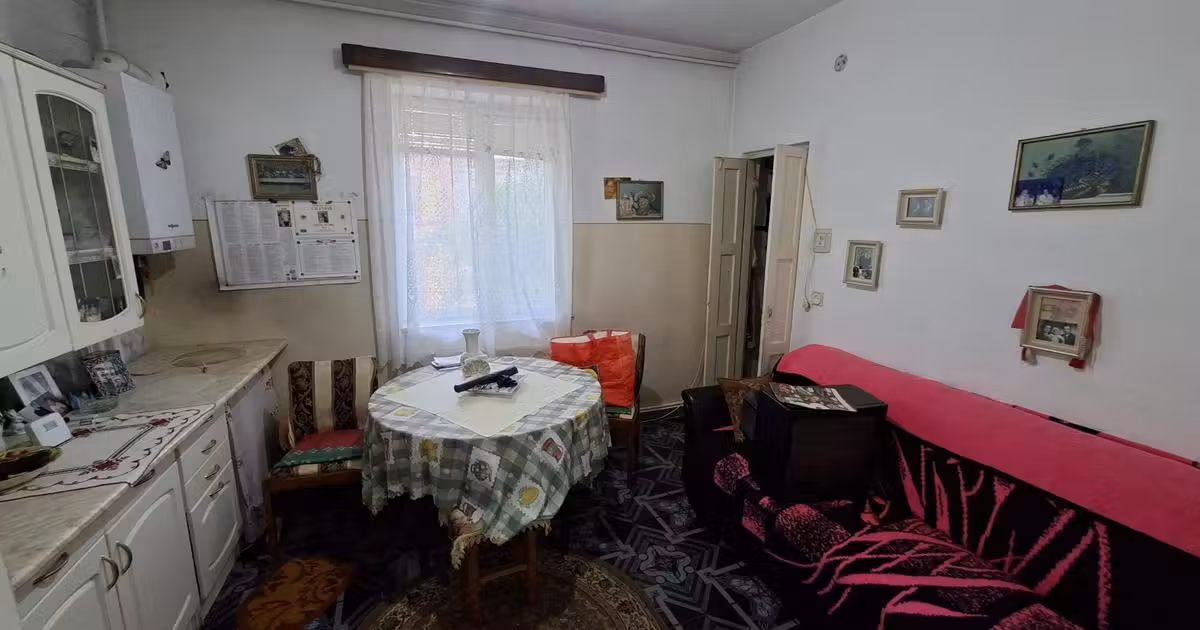 Apartament de vânzare cu 3 camere în zona Ultracentral, Constanța