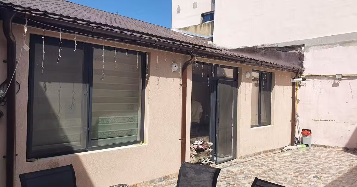 Casă individuală de vânzare cu 4 camere în zona Tomis II, Constanța