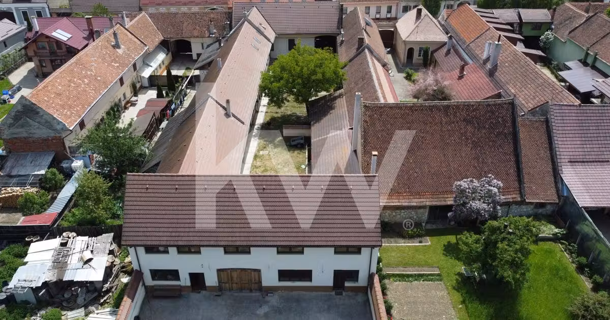 Casă individuală de vânzare cu 20 camere în Cristian