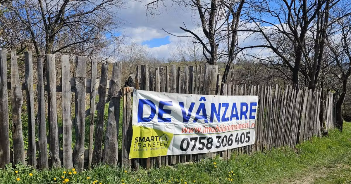 Teren Construcții intravilan de vânzare de 1904 mp, în Comănești