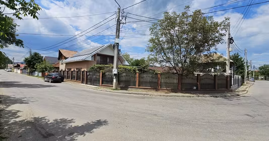 Casă Comănești
