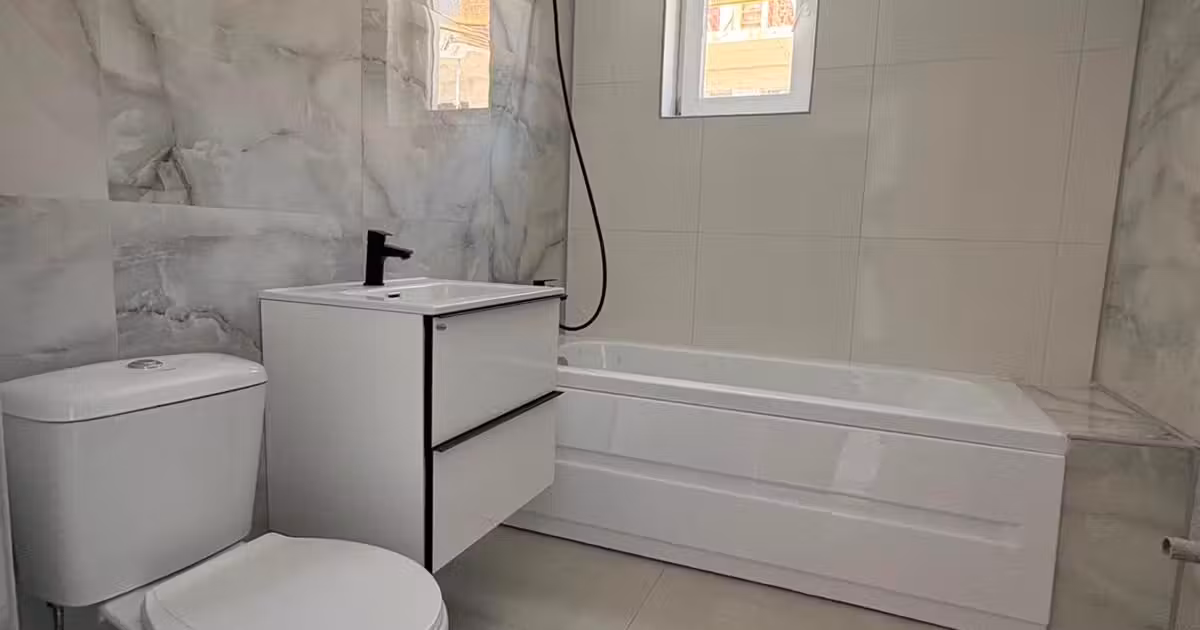 Apartament de vânzare cu 2 camere în zona Titan, Sector 3
