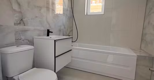Apartament Titan