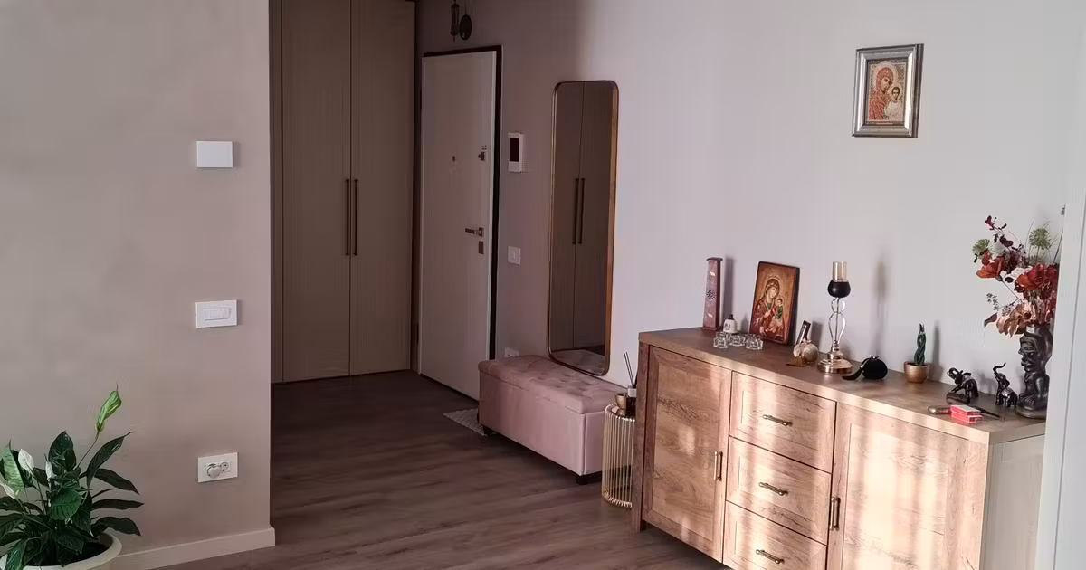 Apartament de vânzare cu 2 camere, mobilat în zona Tomis Plus, Constanța