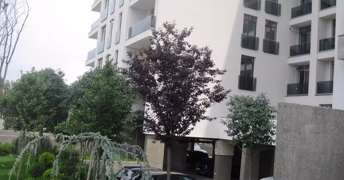 Apartament de vânzare cu 3 camere în zona Barbu Văcărescu, Sector 2