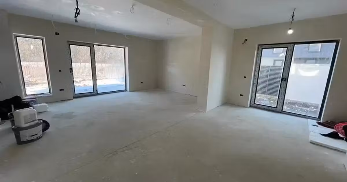Casă de vânzare cu 4 camere în Corbeanca