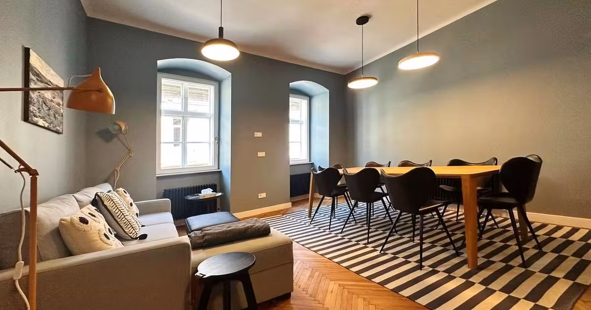 Apartament de vânzare cu 2 camere, mobilat în zona Centrul Istoric, Brașov