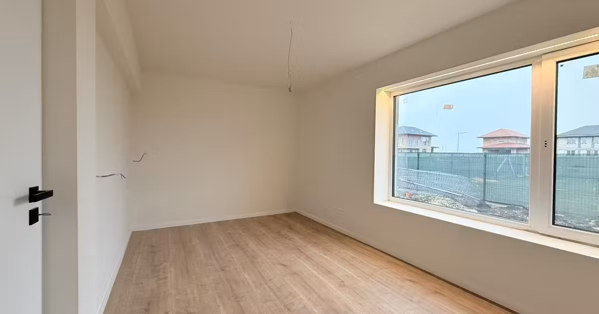 Casă de vânzare cu 4 camere în Corbeanca