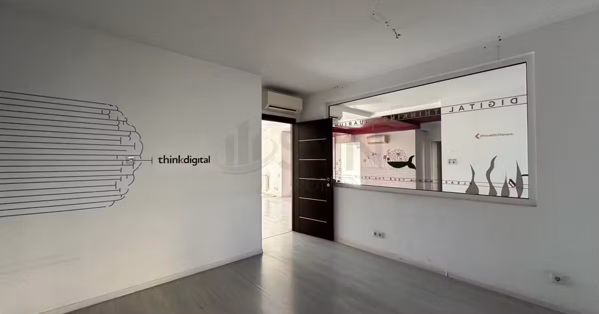 Apartament de vânzare cu 5 camere în zona P-ța Victoriei, Ultracentral