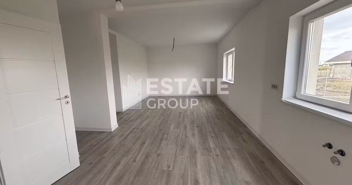 Casă individuală de vânzare cu 5 camere în Moșnița Nouă