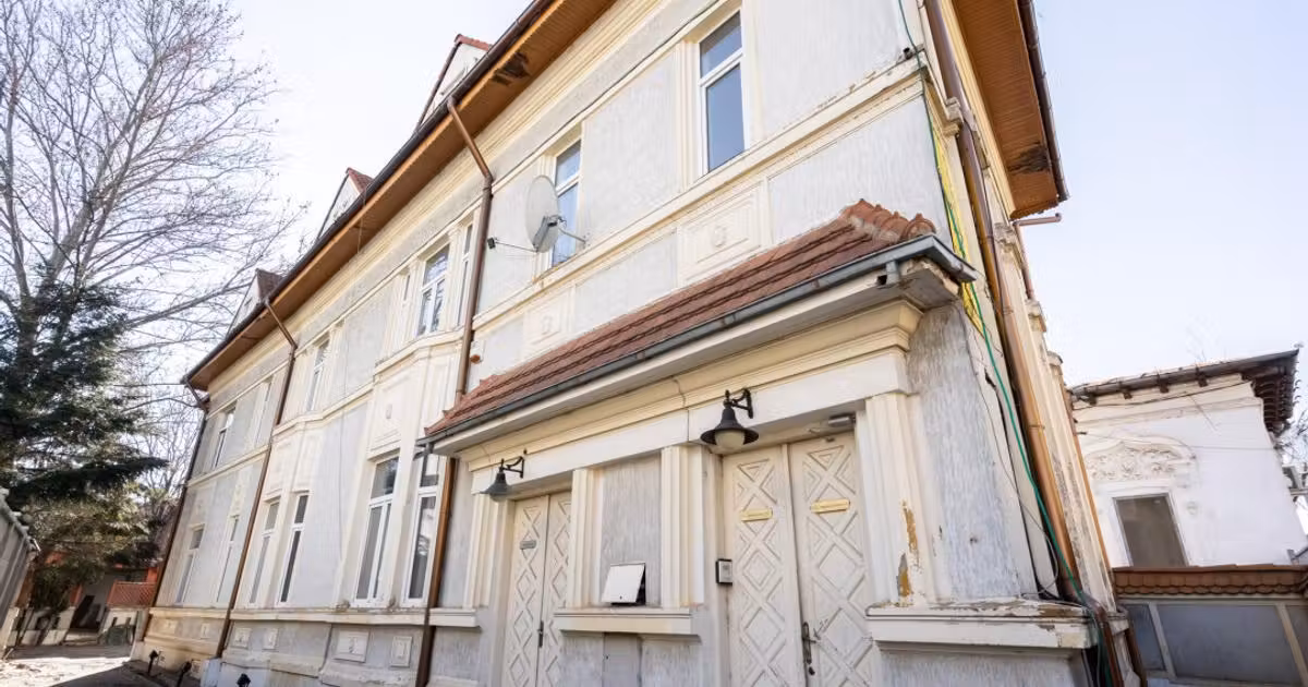 Casă individuală de vânzare cu 16 camere în zona Unirii, Sector 3